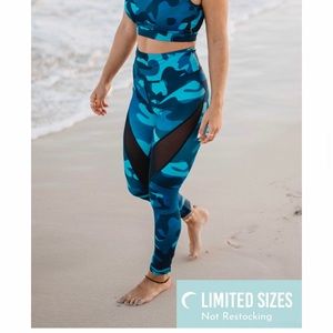 Zyia Navy camo mesh light n tight leggings 24”